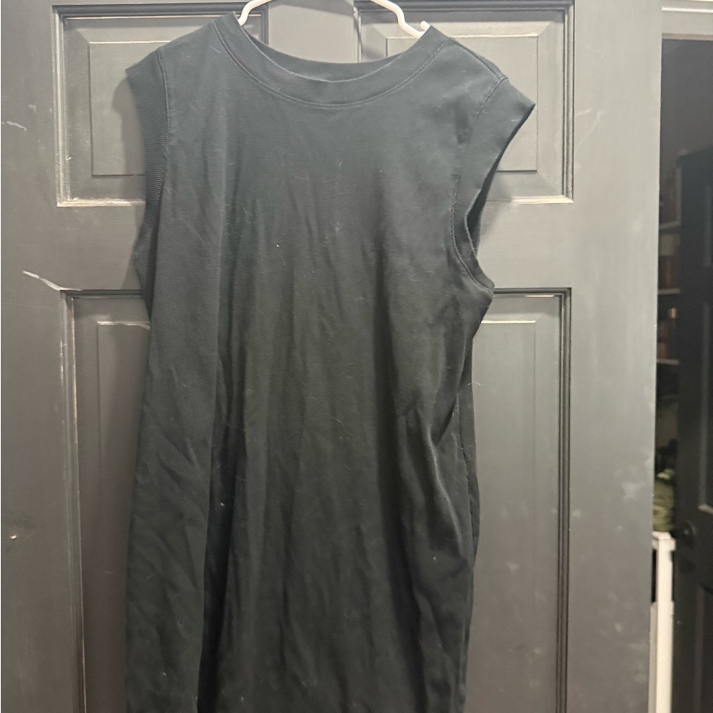 Black Sleeveless Dress